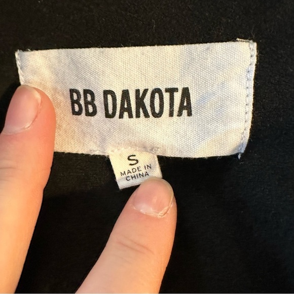 BB Dakota Black Faux Suede Stretch Cropped Jacket with Tie Back - Picture 7 of 9